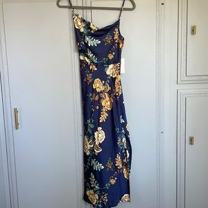 Beautiful navy floral fall maxi dress. Never worn.